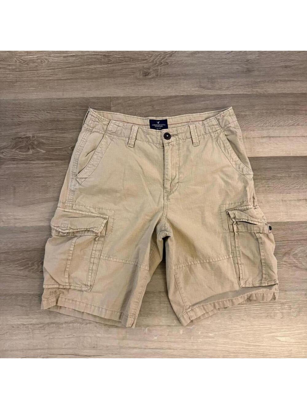 Y2k American Eagle khaki cargo shorts size 31 #cargo #summer ripstop material